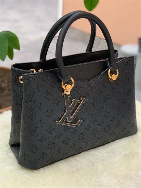 sac sacoche louis vuitton femme|prix sac louis vuitton original.